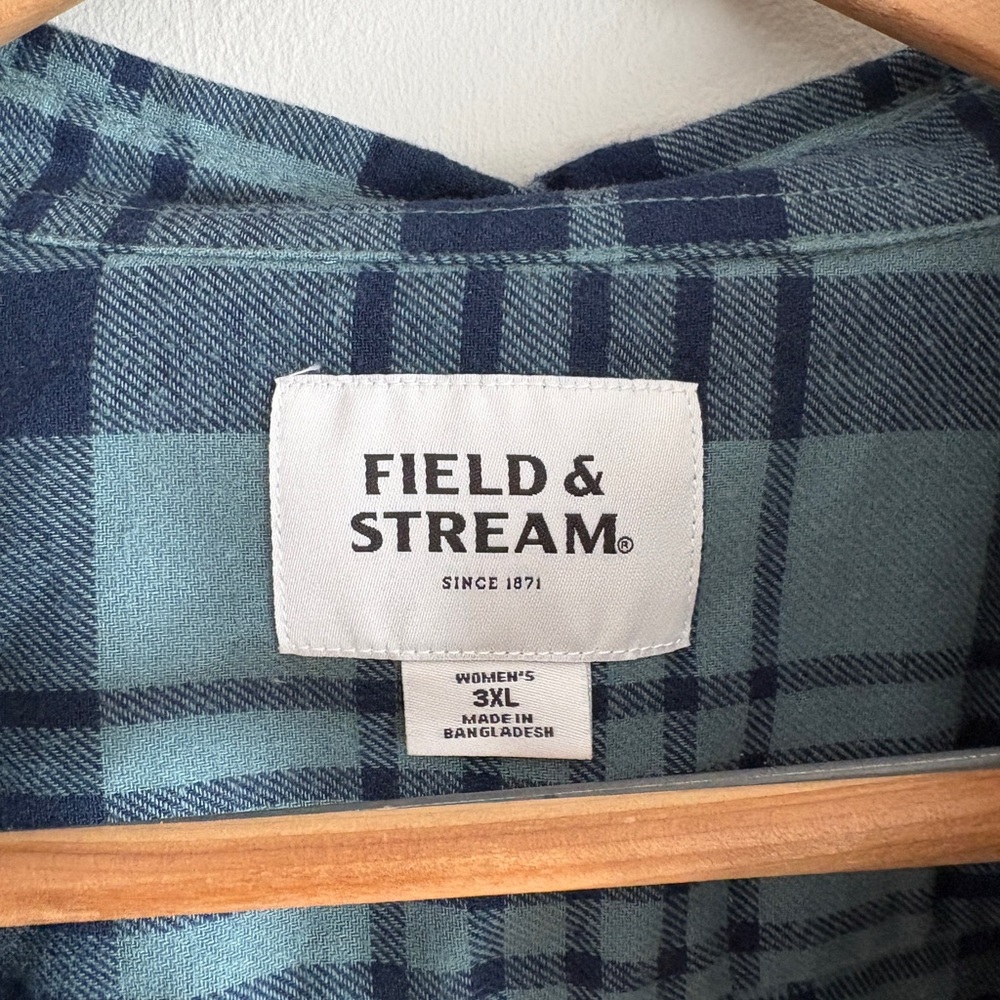 Field & Stream Teal and Navy Plaid Shirt - Picture 2 of 5